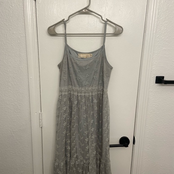A'Reve Dresses & Skirts - Elegant Gray Floral Dress